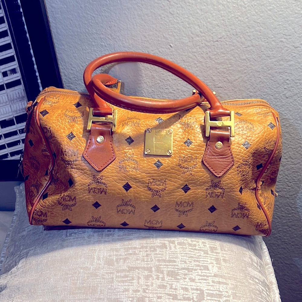 MCM medium Boston bag  cognac Visetos canvas and brown leather. Gold hardware.